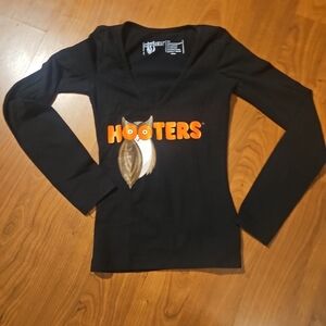 Hooters Black Long Sleeve Tee